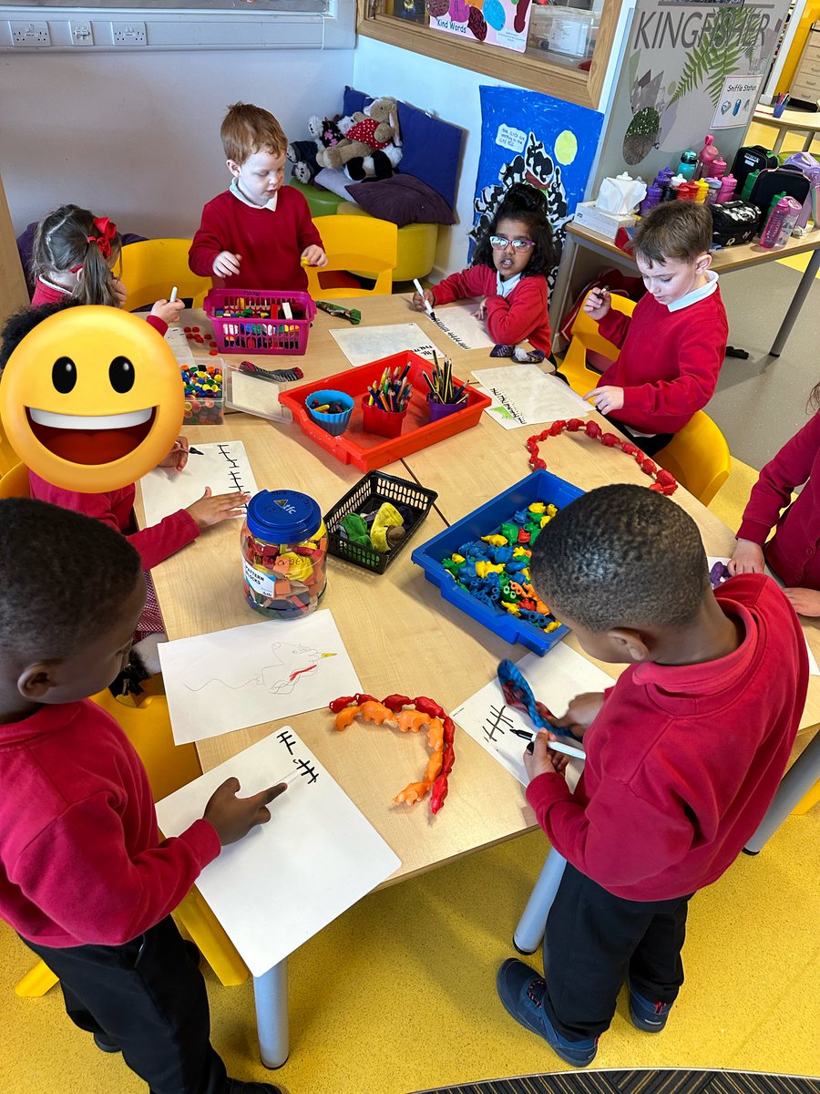 SchoolHillside1's tweet image. Collecting and displaying data in P1/2 today. They worked very hard on their tasks! #maths #datahandling #pP12Hillside