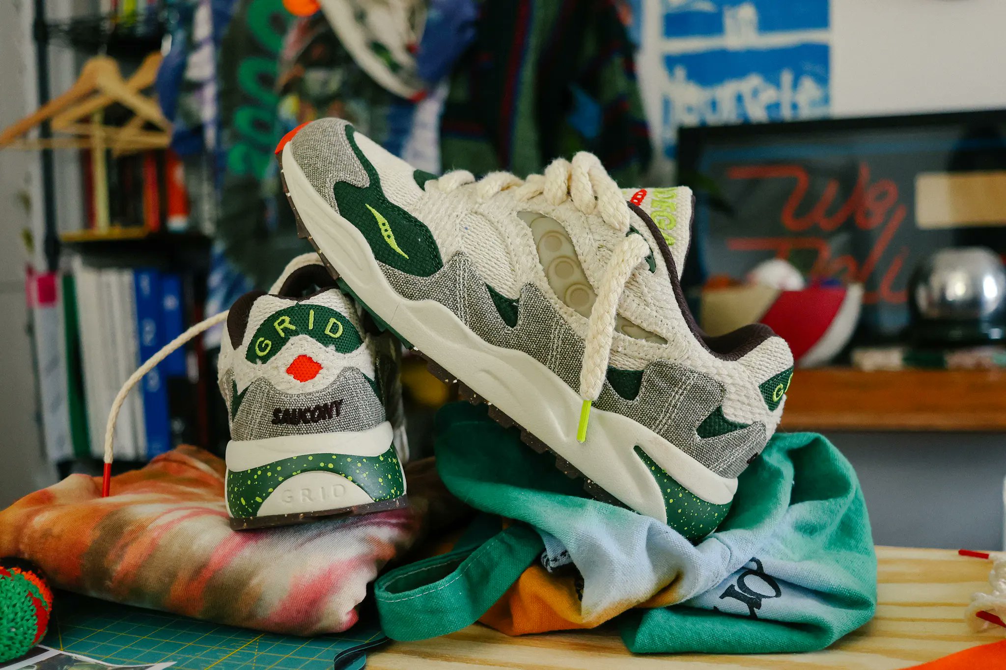 SOLELINKS on X Ad LIVE Bodega x Saucony Grid Shadow 2 Jaunt Woven https t zURBxCPY9J https t 0j6bE3zezs X