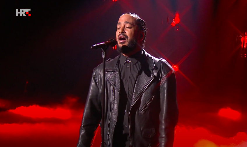 .@Slimaneoff choque tout le monde avec sa dernière performance intense de 'Mon amour'... et grimpe en flèche chez les bookmakers ➡ chartsinfrance.net/Slimane/news-1… #Eurovision