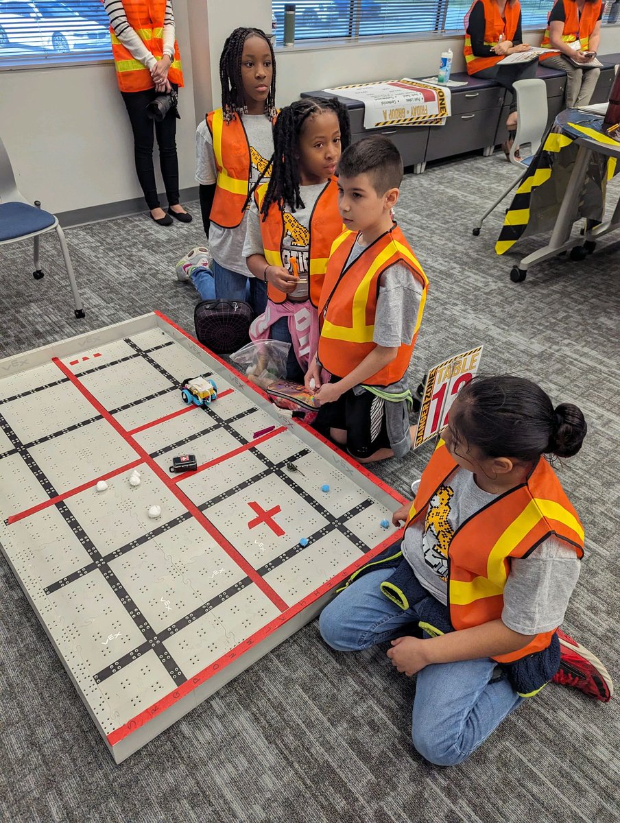 Super proud of our Lakeshore Robotics team! They worked extremely hard! #wearelakeshore <a href="/HumbleISD_LSE/">Lakeshore Elementary</a> #STEM 🤖 🐆