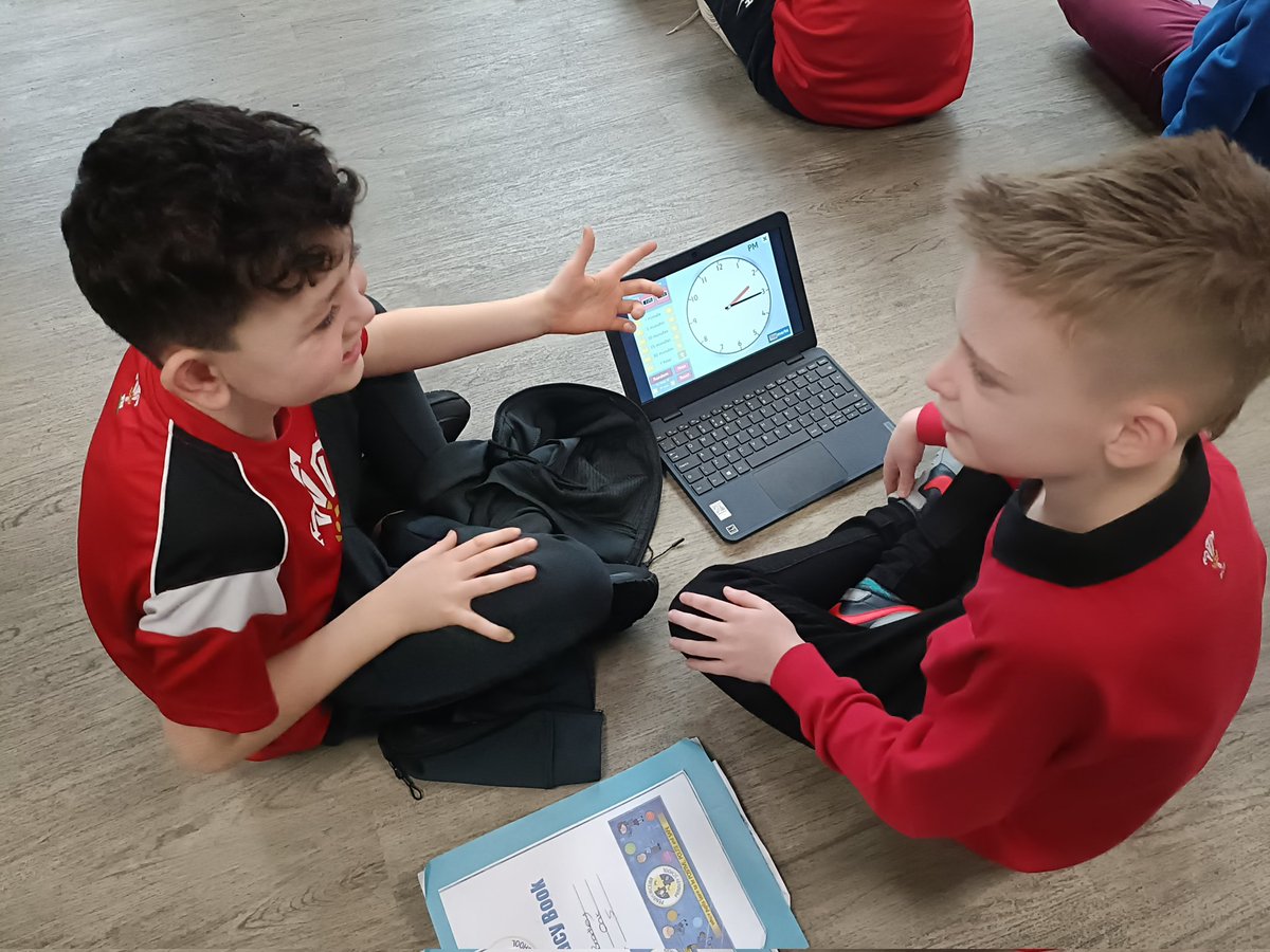 penrhiwceibr's tweet image. Pupils in Dosbarth Oak planned and delivered a lesson on time to pupils in Dosbarth Laurel 🕙 Sharing their knowledge 🧠 #ReflectionTime