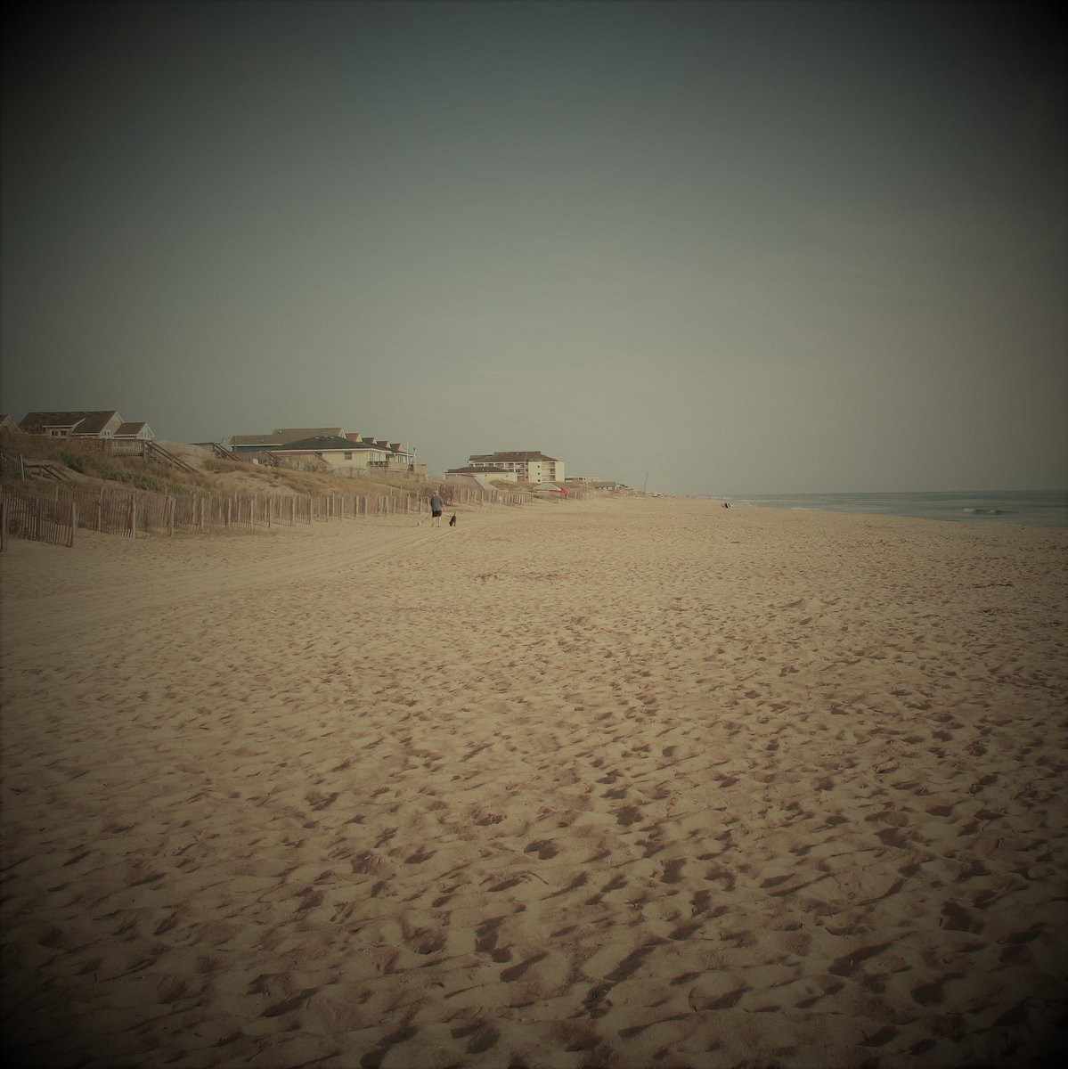 OBXListings's tweet photo. 🏰 See homes listed for sale on the #obx #oceanfront. #obxrealestate #outerbanksrealestate https://t.co/CDtnu31Bu0 Coldwell Banker Seaside Realty https://t.co/sfA4qDohLY