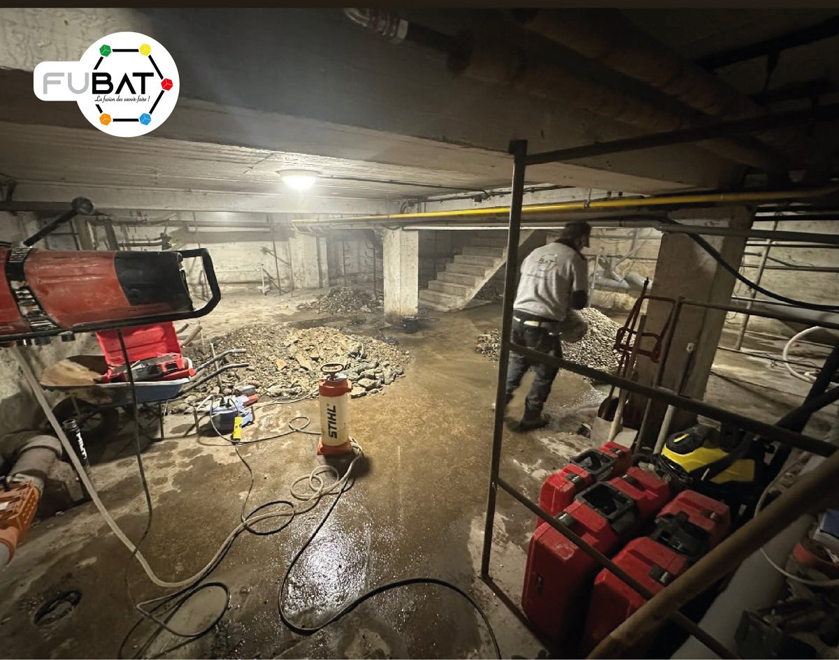 fubat_batiment's tweet image. 🚧 Nouveau chantier ! 🏗️ Notre équipe travaille d'arrache-pied sur un chantier mêlant expertise et ingéniosité. Au programme : sondage structurel, sciage, démolition, terrassement des sols 💪🏽🌟#sondage #sciage #demolition #terrassement #sols #ChantierEnCours #EntrepriseDuBatiment