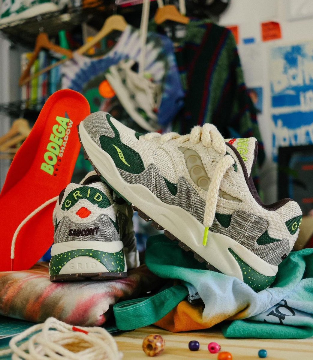 JustFreshKicks tweet media