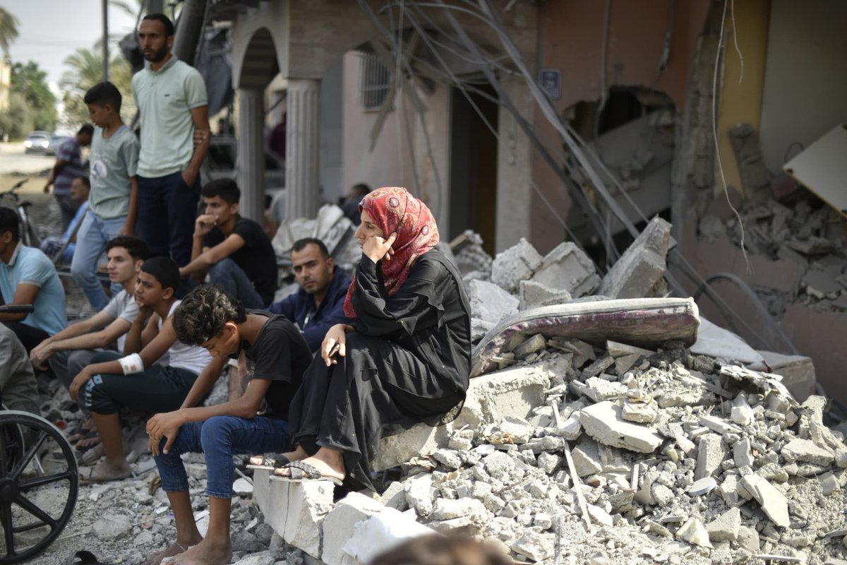 Genocidio en Palestina debe cesar.

Nos sumamos al llamado de Presidente del Estado de Palestina Mahmoud Abbas a que comunidad internacional actúe para proteger al pueblo palestino y asegurar que organizaciones internacionales de socorro entreguen ayuda humanitaria de emergencia.