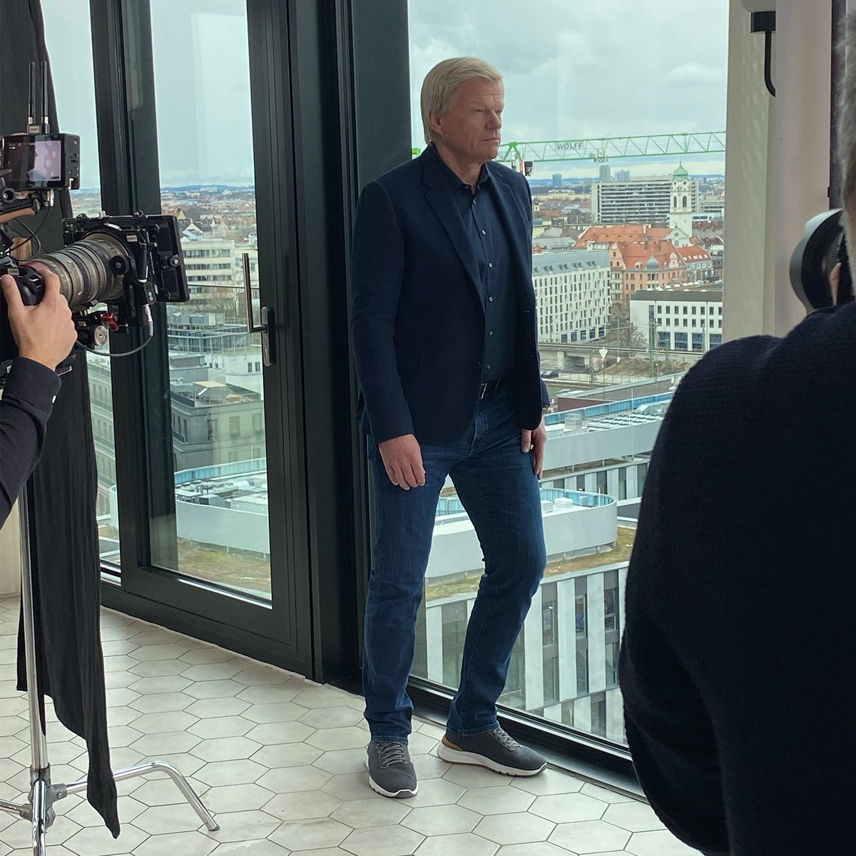 Impressions from an exciting production day above the rooftops of Munich.