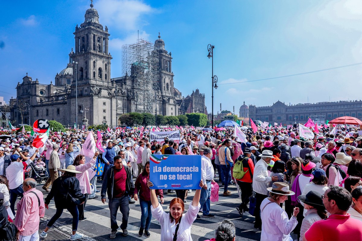 CitizenGO's tweet image. Don&apos;t mess with our votes! We defended the integrity of voting at Mexico&apos;s March for Democracy. Thank you to everyone who joined and marched with us. #MarchForDemocracy #Democracy #activism #Mexico