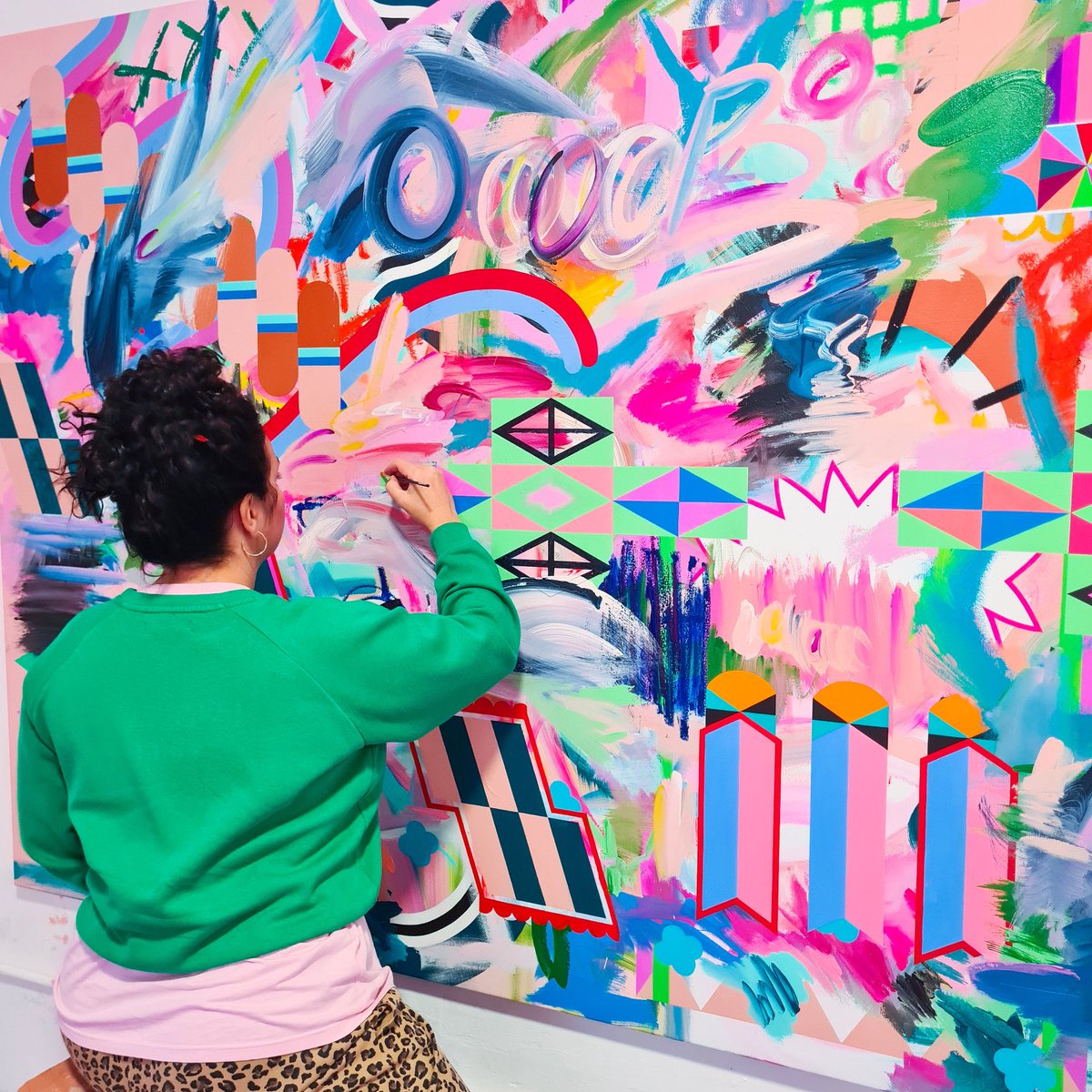 We're excited to be working with <a href="/CHERIEGRIST/">CHERIE GRIST</a> on a new mural in Stockbridge Village! Cherie is taking up residence in an empty shop and inviting local people to share stories and memories which will inspire the mural design! Supported <a href="/ForHousing/">ForHousing</a> 

 heartofglass.org.uk/project-and-ev…