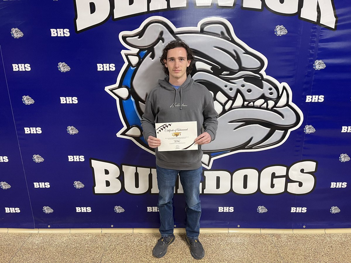 Congratulations to our PFN All-Academic Team! Luke Peters (‘24) is #2 in his class!