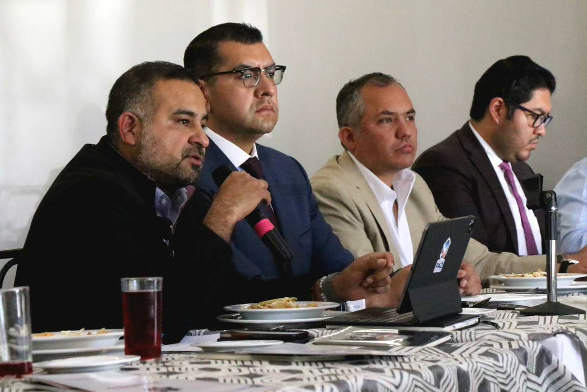 Reunión con actores que representarán el “CONSEJO ESTATAL DE CONSULTA Y PARTICIPACIÓN CIUDADANA EN MATERIA DE SEGURIDAD PÚBLICA” quienes aportarán desde su trinchera acciones en favor del fortalecimiento a la seguridad y la paz de nuestro estado desde el ámbito de su competencia.