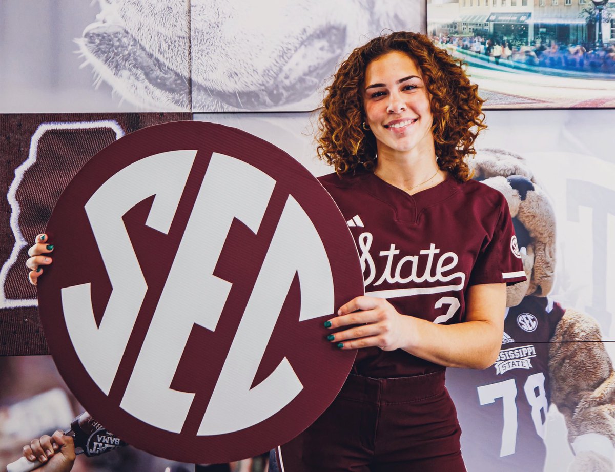 gschaeffer_2025's tweet photo. 🤍♥️HAIL STATE♥️🤍
Best day of my life!
@Coach_Ricketts @MrCoachTbratt @CoachZacShaw @HailStateSB 
#HailState #GoBulldogs https://t.co/9vhyfTmYSM