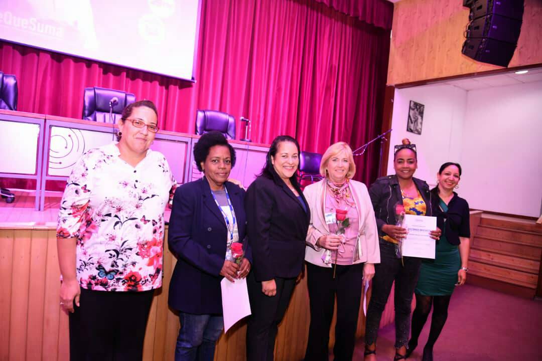 MINCOMCuba's tweet photo. En la sede del @MINCOMCuba se desarrolló el acto Político-Cultural por el Día del Comunicador con la presencia de @MayraArevich, miembro del Comité Central del PCC y ministra de Comunicaciones. ¡Felicidades Comunicadores! ¡Felicidades #GenteQueSuma!
#PorCubaJuntosCreamos https://t.co/9x9jWq1wbJ