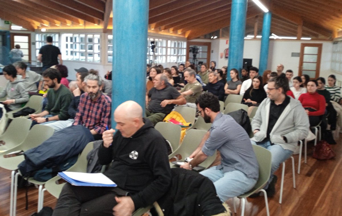 ricardgoma's tweet photo. A jornades #MMSS (Bilbao) hem debatut les aportacions (i límits) de les pràctiques d'acció col·lectiva (en transició ecosocial, migracions i drets humans, defensa del territori...) per transitar el canvi d'època en clau + democràtica i comunal. Eskerrik asko #Betiko #ParteHartuz https://t.co/MSf5zEaldA