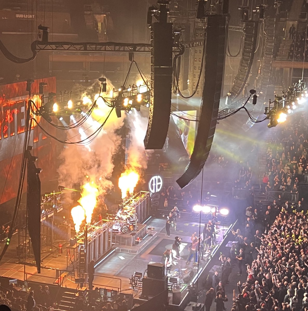@Pantera @philiphanselmo @RexBrownOffic @ZakkWyldeBLS @skisum @dimebagdarrell @VinniePaulOffic @TheGarden One of the best shows i’ve seen in a very long time. Top 3 live bands i’ve seen.