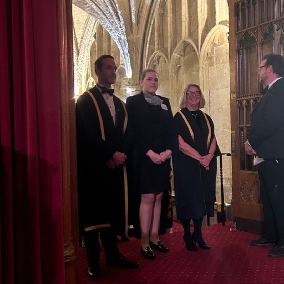 PlumptonCollege's tweet image. What an incredible opportunity for our university students to meet Her Majesty the Queen as we were presented with a prestigious Queen's Anniversary Prize at Buckingham Palace, alongside key members of Plumpton College 🥂 Read more: eu1.hubs.ly/H07M-vs0
@QAprizes #QAPrizes