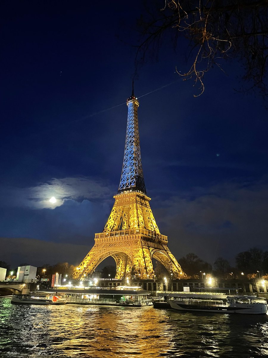 Deux ans après, continuer le combat! #StandWithUkraine