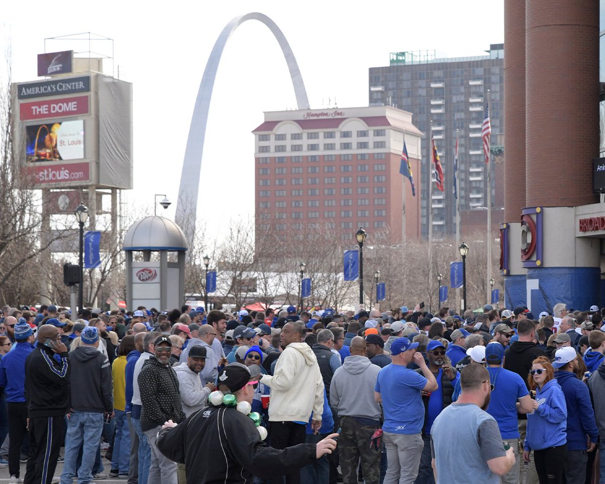 BattlehawksUFL's tweet photo. 4 years ago today, st. louis welcomed a brand new football team to the battledome with open arms.

a lot has changed since then, but the love from battlehawk nation has only gotten stronger. thanks for coming along for the ride, family. we’re just getting started. 💙 https://t.co/7cQHegDjWB