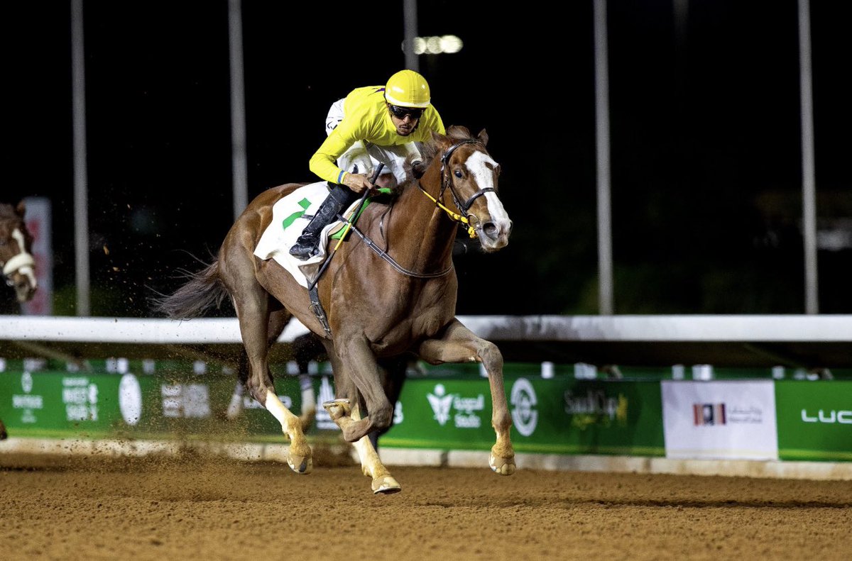 واكتمل البدر قبل نصف الشهر 💛

ماشاء الله تبارك الله 🔥

بدر يطير بكأس طويق 🏆