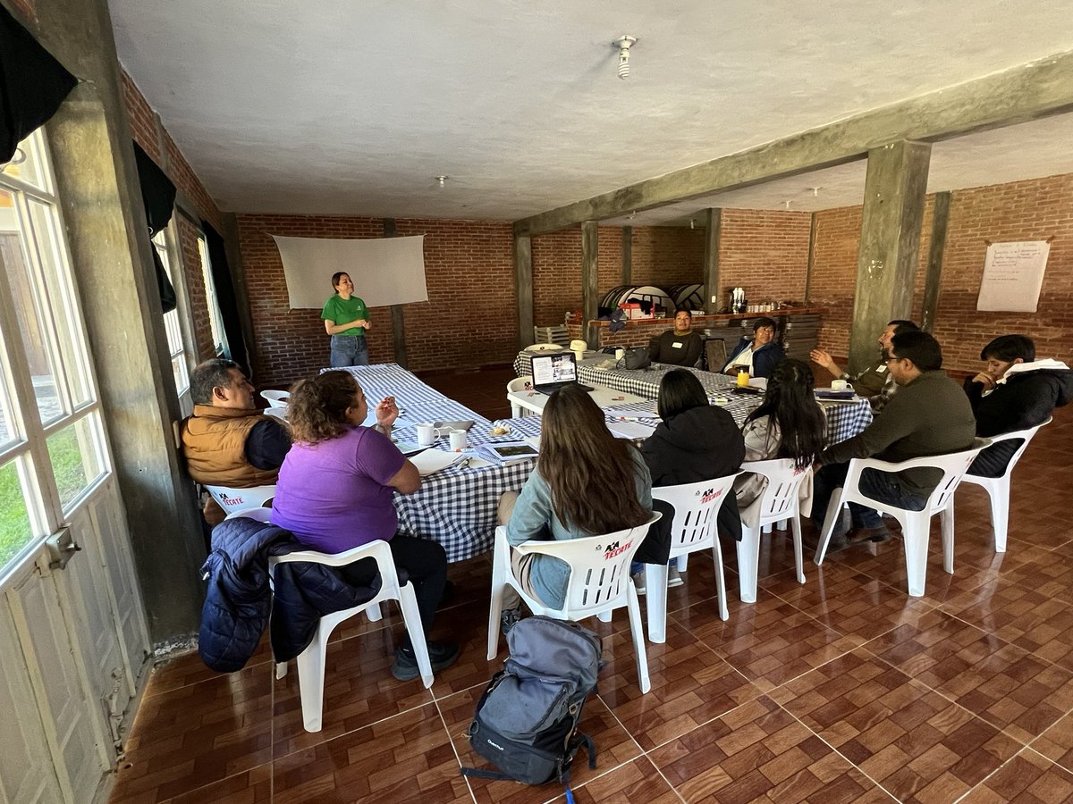 Ecoturism in the rich biodiversity cloud forest is a sustainable alternative for the  local community, the presence of 19 oaks species in such a small area in Zacapoaxtla, Puebla is amazing. Thanks to Franklinia for their support to our workshop. <a href="/MortonGTCP/">GlobalTrees@Morton</a> <a href="/bgci/">Botanic Gardens Conservation International</a> <a href="/JardinBuap/">Jardín Botánico Buap</a>
