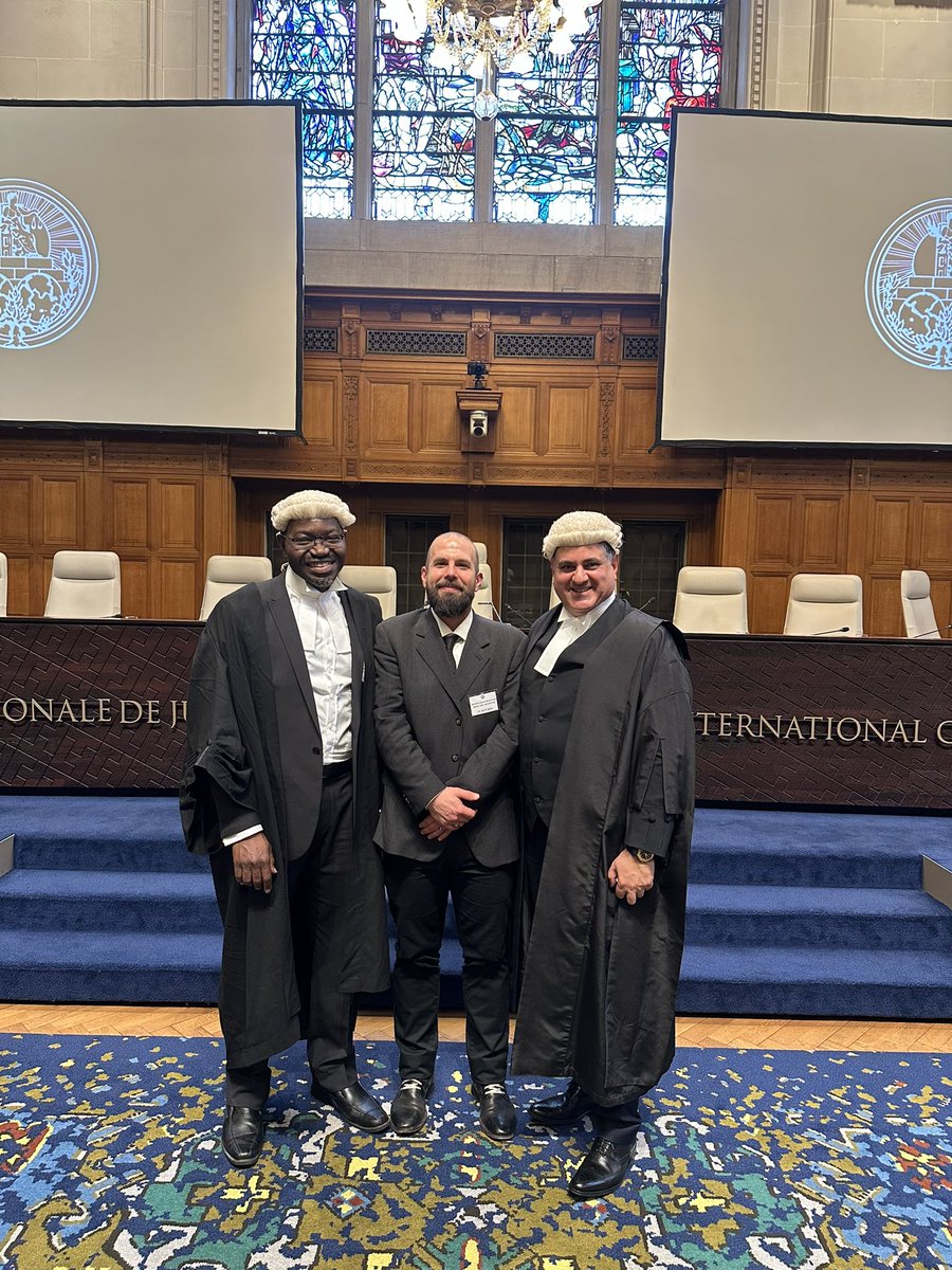 Oxford PIL at the ICJ: @DapoAkandeLaw for Japan 🇯🇵, Dan Sarooshi for the UK 🇬🇧, and @ATzanakopoulos for Malaysia 🇲🇾- in the advisory proceedings on the occupation of the Palestinian Territory.