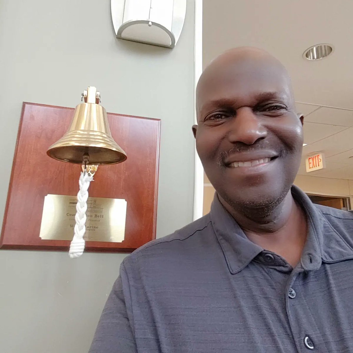 briansmithtv's tweet photo. I've survived a heart attack in my lif&amp; can now add fighting off prostate cancer to the list. My PSA levels are now much lower thanks to the INCREDIBLE doctors &amp; staff at @HuProton. I rang the 🔔! Thank you to my family &amp; extended family at @13NewsNow. #earlydetection https://t.co/29hTzeiSgi
