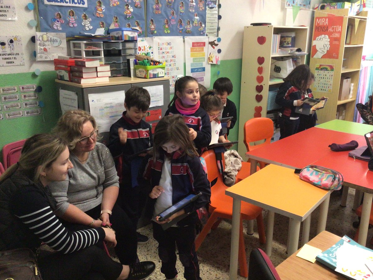 ColegioJABY's tweet photo. Encantados de recibir a profesores de la del sur de Polonia, Szkola Podstawowa im. M. kopernika w Czaslawiu. Durante su Job Shadowing hemos tenido la oportunidad de mostrarles nuestro proyecto y el trabajo diario que realizan profesores, alumnos y familias.
@sepiegob https://t.co/oSXWwh40tp