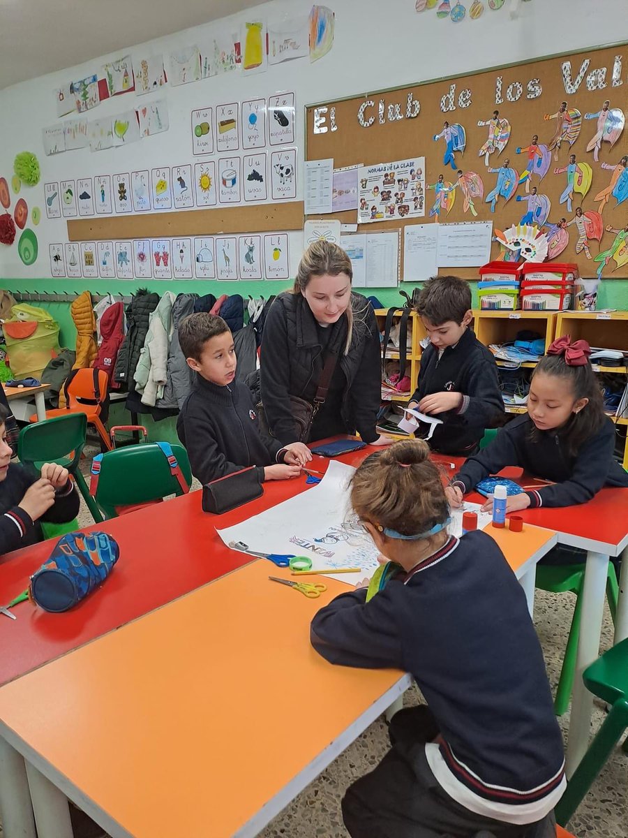ColegioJABY's tweet photo. Encantados de recibir a profesores de la del sur de Polonia, Szkola Podstawowa im. M. kopernika w Czaslawiu. Durante su Job Shadowing hemos tenido la oportunidad de mostrarles nuestro proyecto y el trabajo diario que realizan profesores, alumnos y familias.
@sepiegob https://t.co/oSXWwh40tp