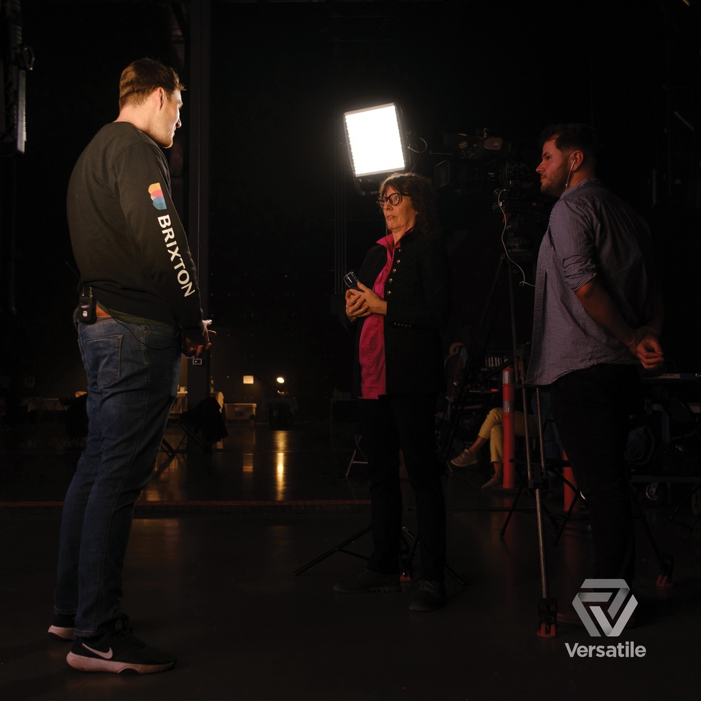 Merci beaucoup, <a href="/icircpremiere/">ICI Première</a>. Follow the link for the full story on Ici Tele featuring our VP Supervisor and our new LED stage.  🎥💫

bit.ly/3T66r6y

Photo credit: Angel Lynne <a href="/mapchild/">mapchild</a>
#filmversatile #canadiancinematographers #virtualproduction  #LEDvolume  #CBCNews