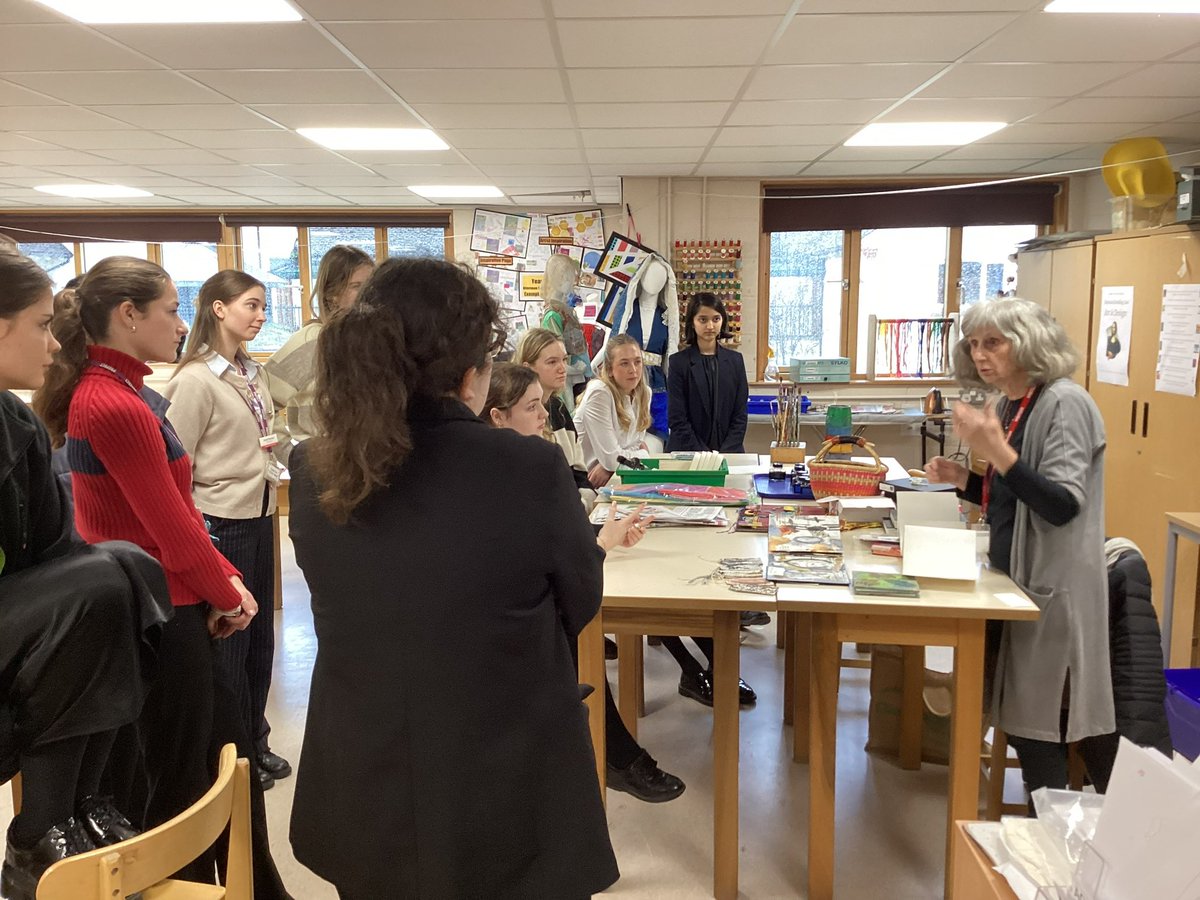 PipersArts's tweet image. Year 12 &amp;amp; 13 Textiles students had a great workshop with renowned Textiles Artist, Janet Edmonds this week. They created painted and stitched work to enhance their A level work. #PipersSixthform #PipersInspire