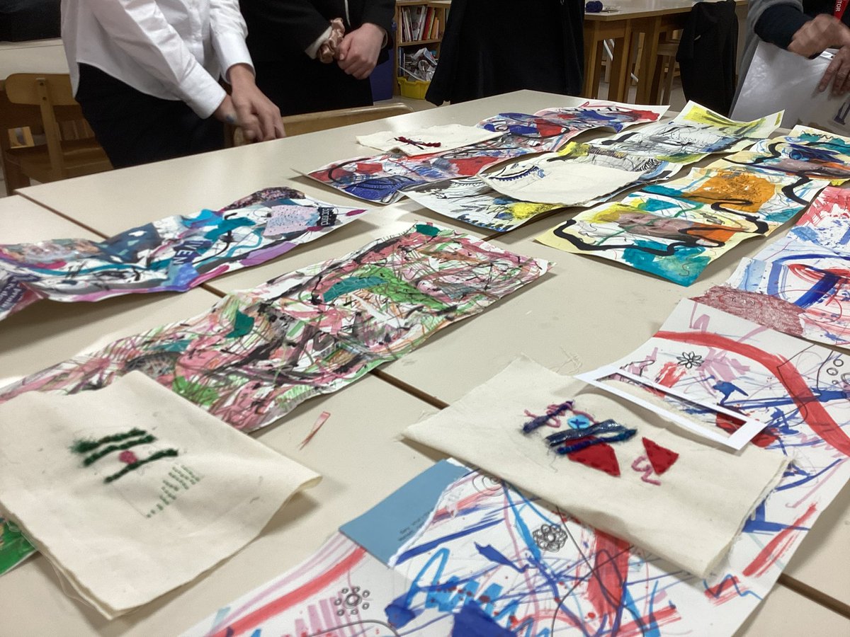 PipersArts's tweet image. Year 12 &amp;amp; 13 Textiles students had a great workshop with renowned Textiles Artist, Janet Edmonds this week. They created painted and stitched work to enhance their A level work. #PipersSixthform #PipersInspire