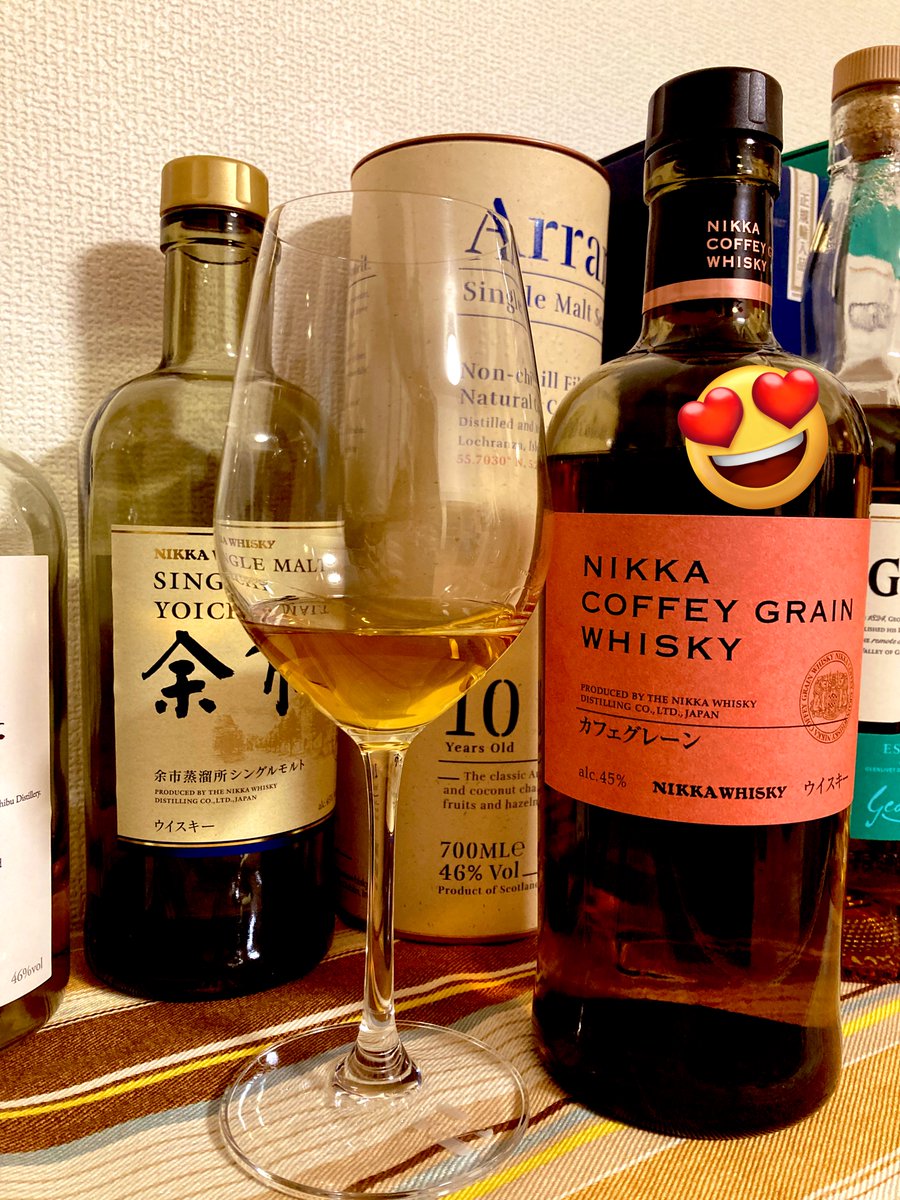 hitsuki214's tweet photo. 今日も1日お疲れ様です😊

ニッカ　
カフェグレーンをいただきます🥃

チュイルが添えられた濃厚なバニラアイスにほろ苦いカラメルソースをかけて食べているような印象を受けます🍨　

空気に触れさせながらゆっくり楽しもうと思います😊 https://t.co/TbEz3RcUR1