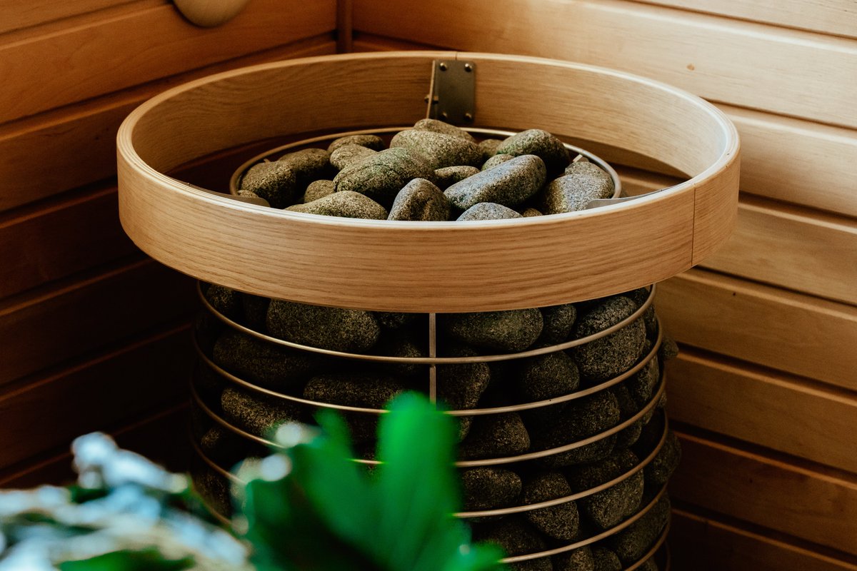 JacarandaBar's tweet image. Experience pure relaxation and detoxification at our herbal sauna, where natural essences blend harmoniously to rejuvenate your body and mind, promoting holistic wellness and a sense of serenity

#saunatime #satifying #relaxing