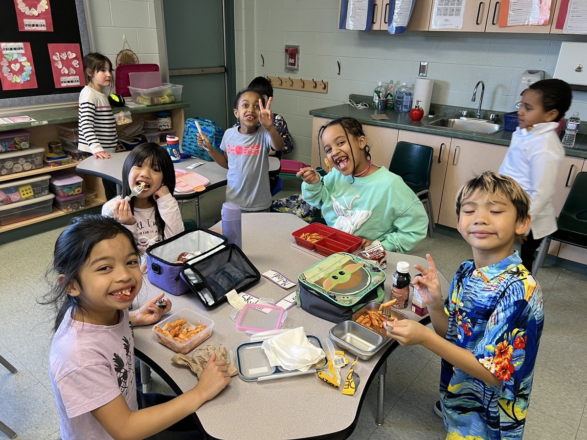 MsMeganMcCann's tweet photo. Celebrating #FamilyDay with a pasta lunch @stpetersaints https://t.co/8MXd7cX8LO