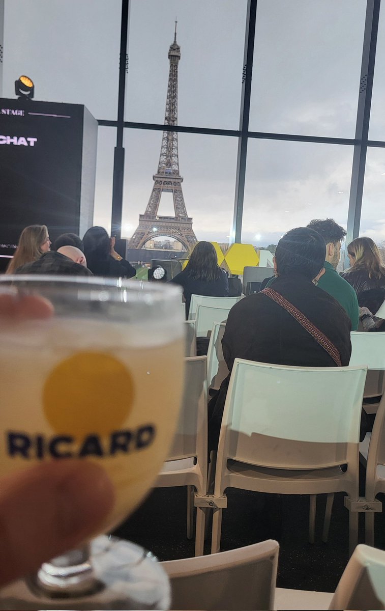 Toujours un plaisir d'être présent à <a href="/nft_paris/">NFT Paris</a> et d'aller à la rencontre des core builders. J'étais curieux de voir l'angle pris par la conf dans cette période relativement compliquée pour les #NFTs mais je dois bien avouer que la hype et les use cases sont là  🫡☝️
Mention