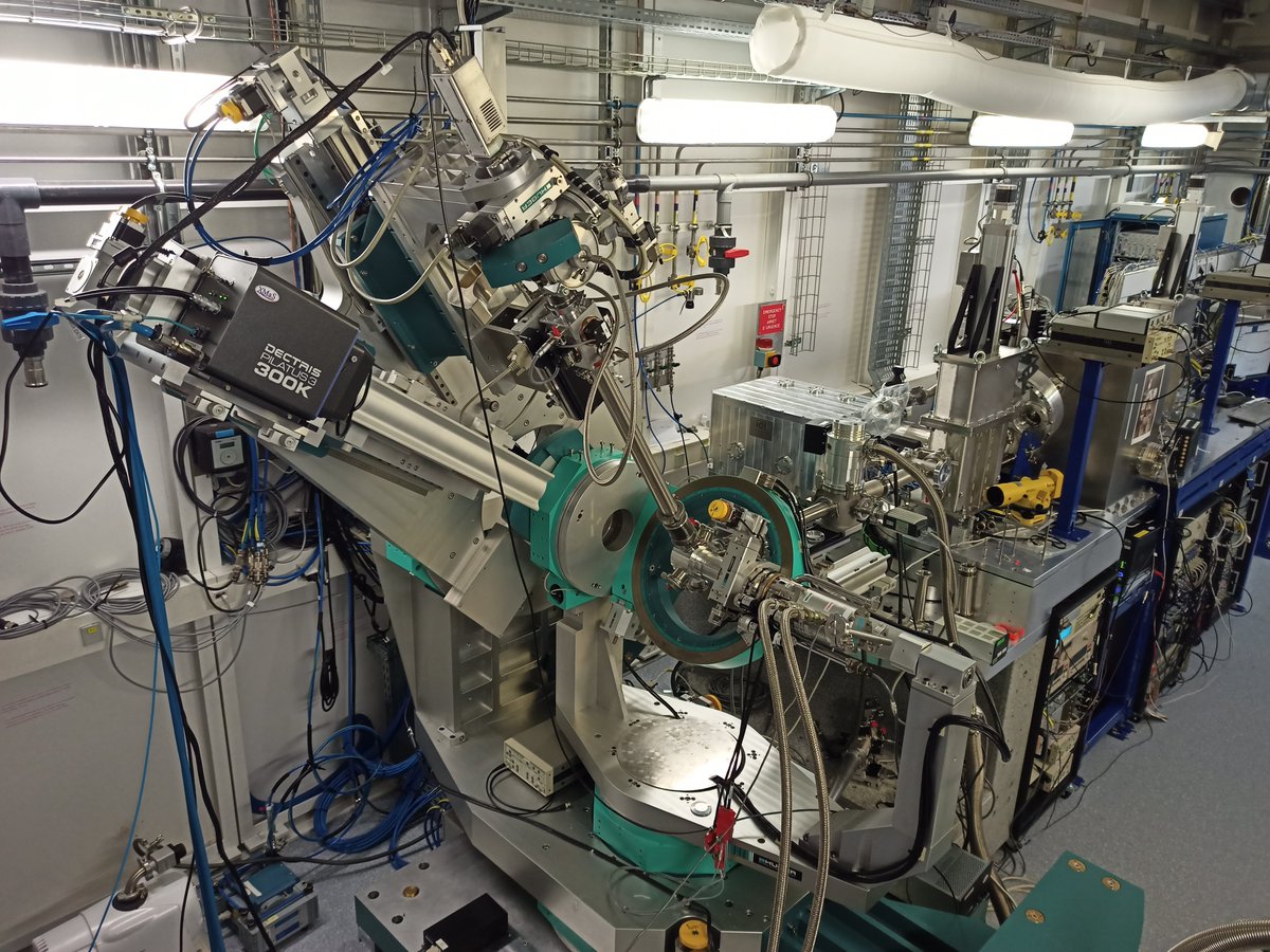 XMaSBeam's tweet photo. 📢Deadline for proposal submissions on the 🇬🇧XMaS/BM28 beamline @esrfsynchrotron is approaching!
➡️4th March (ESRF route)
➡️2nd April(CRG route)
Application via https://t.co/JX0ladIlzN.
Visit also https://t.co/Dr7AbGbCOJ .
#(GI)SAXS/WAXS #XRD #REXS #XAS #Reflectivity https://t.co/Qc5uqBfAkt