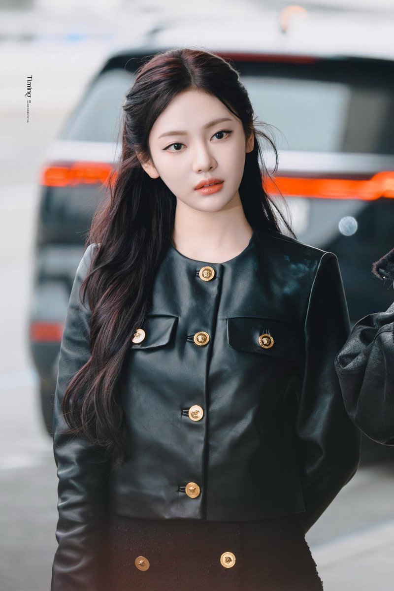 monnicat1117's tweet photo. Yêu là yêu nhất 

NINGNING AT VERSACE FW24

#NINGNINGxVersaceFW24
#NINGNING #VersaceFW24
@Versace @aespa_official https://t.co/lu9PjOFNUA
