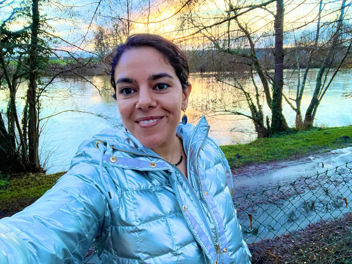 ZinebBendhiba's tweet photo. Happy #RedHat #recharge day. My face after 5 hours of dance practice.
#redhatlife https://t.co/8dA2fTV3Y2