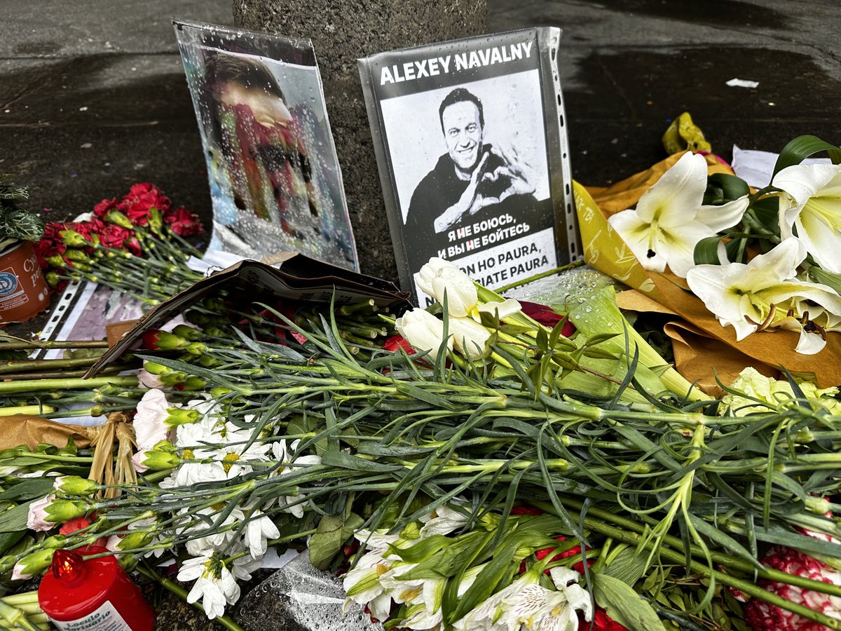 beate_plasticfe's tweet image. ⁦Tributes to #alexeynavalny in Milan to keep his spirit alive all over the world !
#Milan