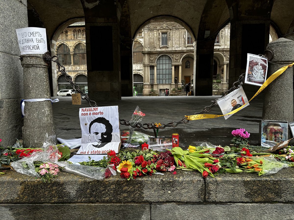 beate_plasticfe's tweet image. ⁦Tributes to #alexeynavalny in Milan to keep his spirit alive all over the world !
#Milan