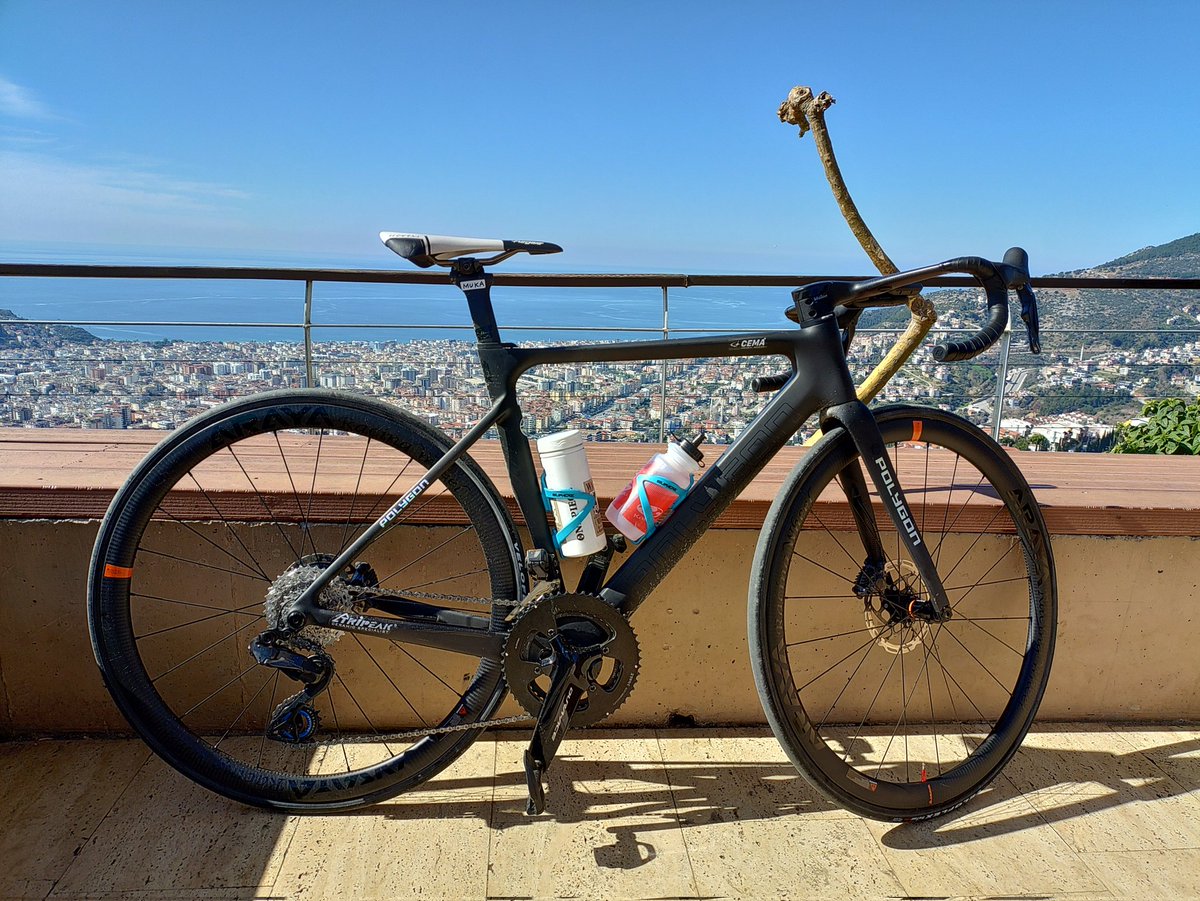naokimukaigawa's tweet photo. 今日は、レース仕様でトレーニング🚲🚲🚲
#POIYGON
#ARAYA
#ヴェロフレックス
#cema
#tripeak https://t.co/4D4latjM47