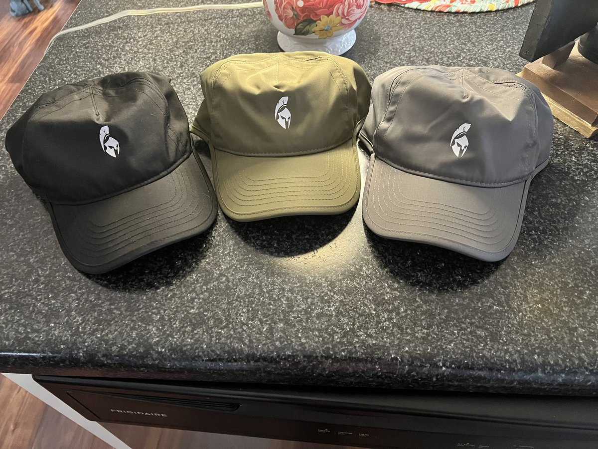 wesj710's tweet photo. I’m not saying these are my favorite hats to work out in but only 1 of these have been worn to the gym over the past couple months almost every day and the other 2 just got here today for more rotations. The 1 that has been used looks just as new #MFAMShop @MFAMCentral @NICKMERCS https://t.co/D9FXk11xwH