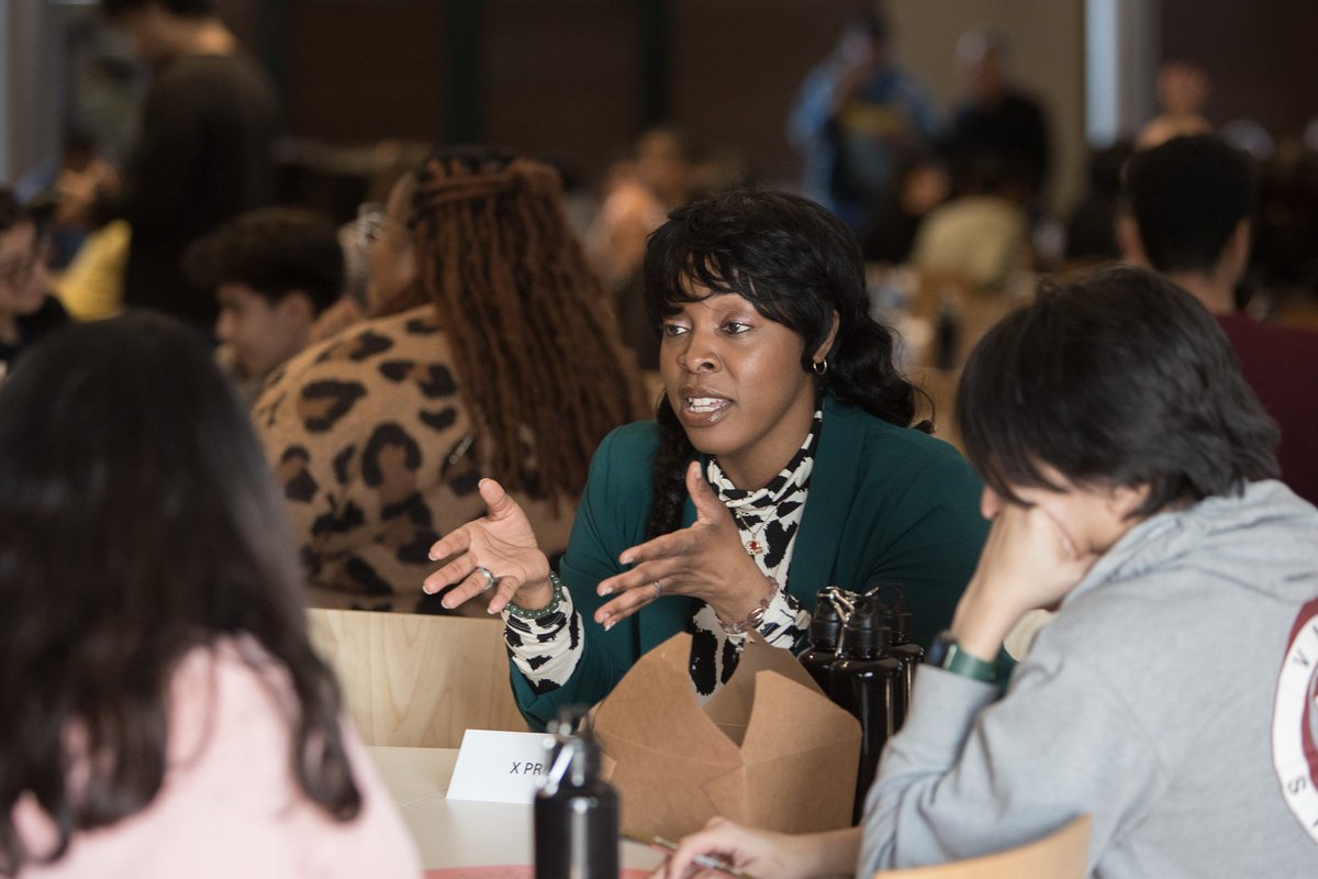 xprize's tweet photo. #XPRIZEConnect Program Director @MRGroves1 served as a speed mentor during @KollabYouth’s 2024 Teen Summit. Kollab was a pilot partner for XPRIZE Connect last year and we look forward to working with them again this spring.

Learn about XPRIZE Connect: https://t.co/RDPSZ8oTBs https://t.co/us2z9WiuMj