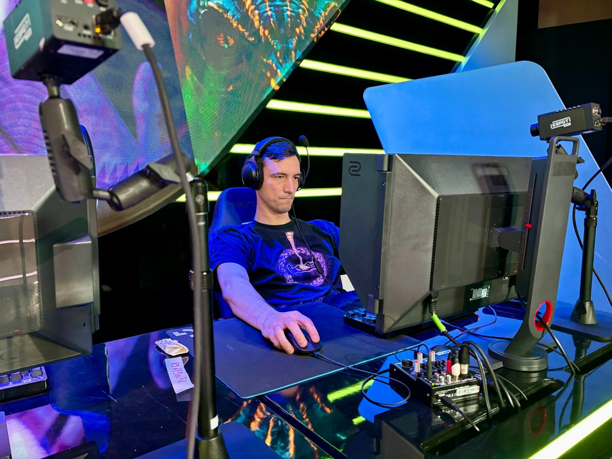 paralanlife's tweet photo. The match for 3rd place is WILD! Look at the opposing emotions 🔥

@BranFrost vs. Lhotse

Who will take home $1,500 and a brand new @gridplus Lattice1? 💰

Watch the stream on X: https://t.co/npsxzzqLE8 
 or Twitch: https://t.co/X41KNpcbOf https://t.co/mOLsrJ2P1N