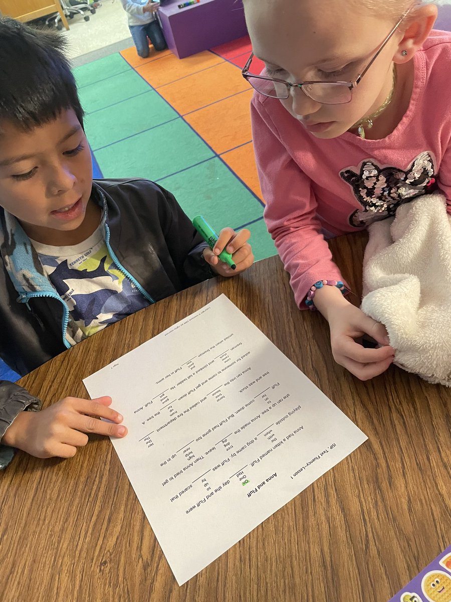 AudrianaHrnz's tweet photo. Small group today with targeted instruction in text fluency. @DowlingTigers #DeepDiveIntoLearning https://t.co/kP8fZF5B91