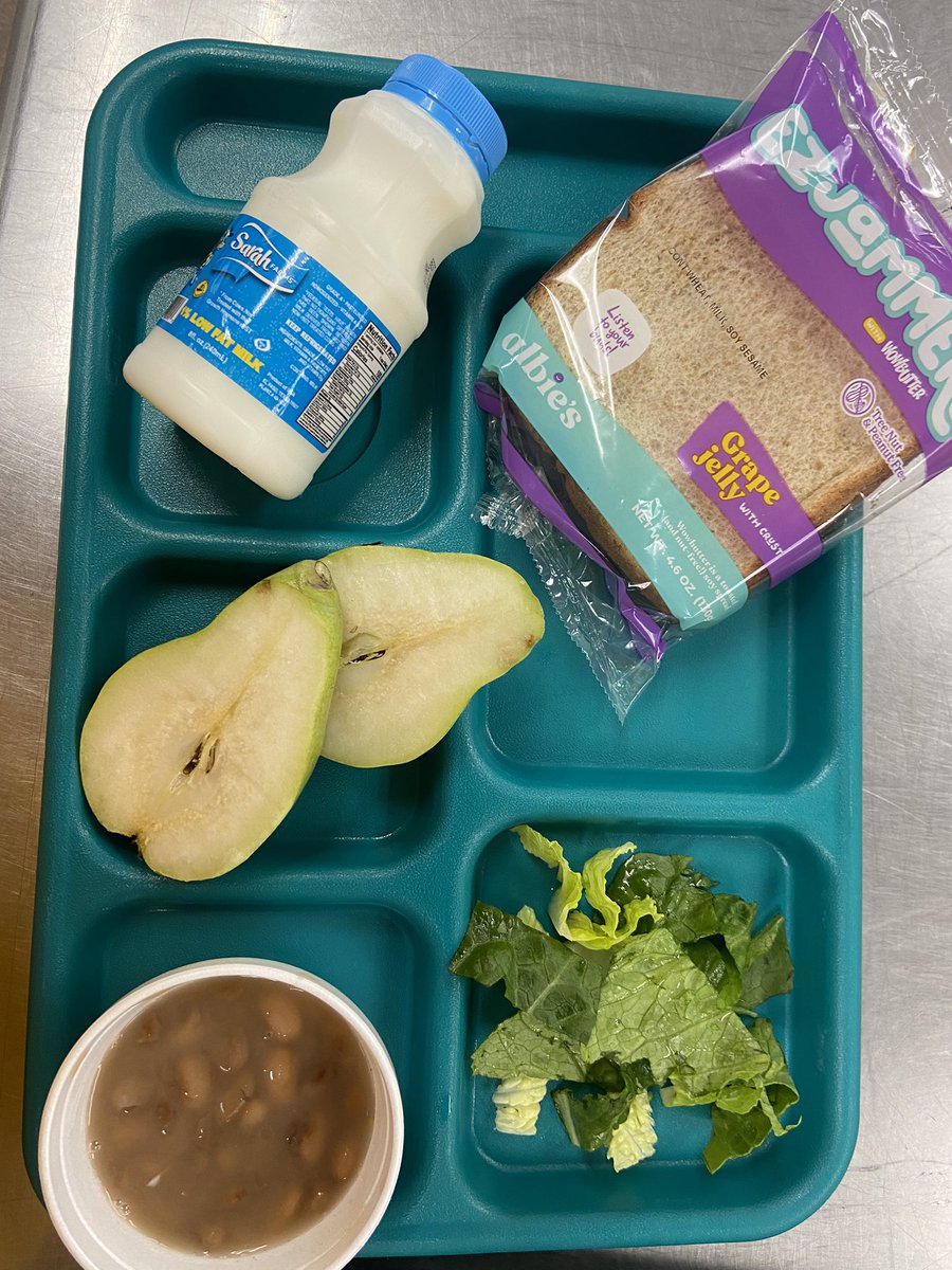 SandraGrajeda3's tweet photo. Happy Friday Wranglers!!
Today’s menu: delicious entomatadas and jammer both with lettuce 🥬 and pinto beans, fruit cocktail and fresh pear 🍐 and variety of milk 🥛, come and join us 😛#TeamSISD @SierraVista_SA @sara_rogulic @MPlacencia_OP https://t.co/hwL6X8Gahf