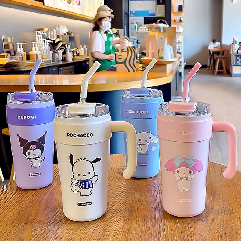 TUMBLER HANDLE STAINLESS DENGAN PENUTUP DAN SEDOTAN KARAKTER #sanrio #MYMELODY #KUROMI #CINNAMOROLL #POCHACOO  shope.ee/3AjNybCh2i?sha…