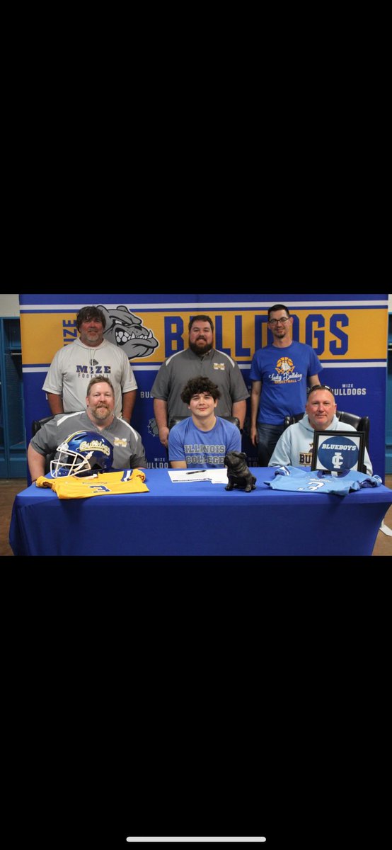 Congratulations to <a href="/Kadin_lott3/">Kadin Lott</a> for singing with <a href="/IC_Football/">Illinois College Football</a>