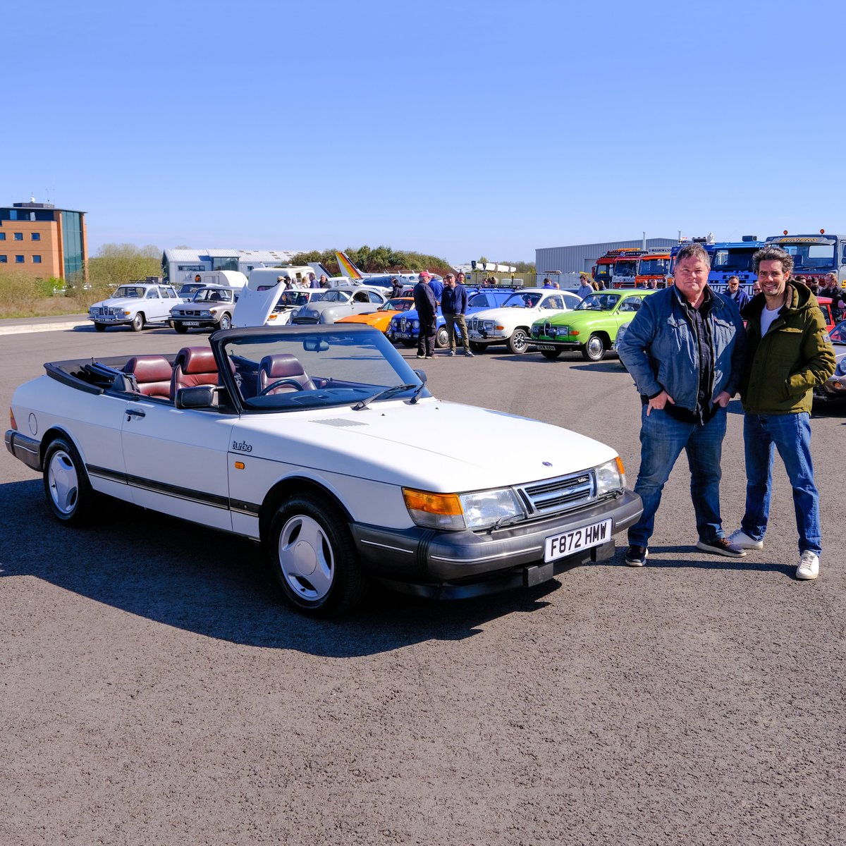 Can Mike and Elvis make a profit with this Saab 900? Watch #WheelerDealers TONIGHT at 9|8c on MotorTrend TV, or stream now on MotorTrend+ ➡️ motortrend.app.link/XcbtOqLu3Gb