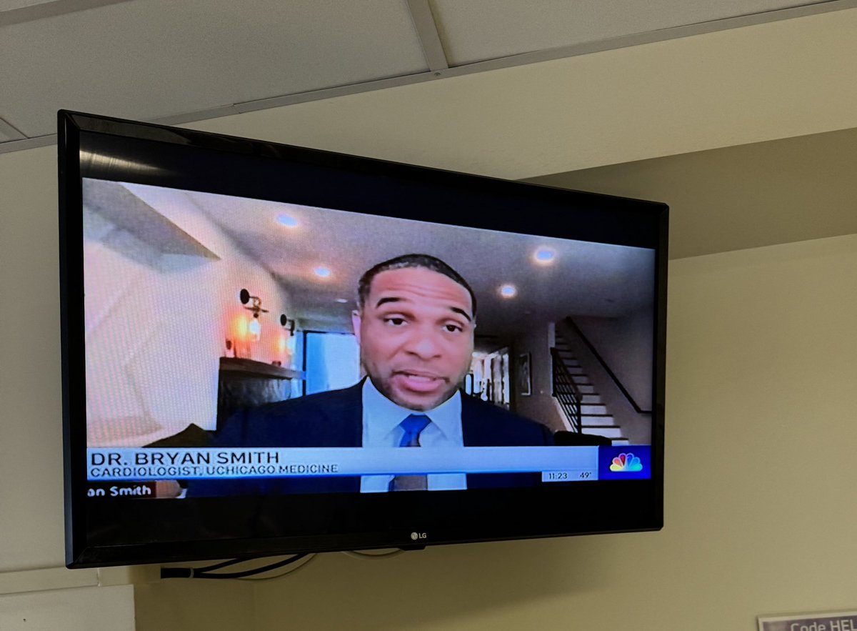 Nikhil15's tweet photo. Walk into my patients room today and get to see two phenomenal cardiology leaders on @nbcchicago @BryanSmithMD @NMHheartdoc 🙌 https://t.co/4hqN9FcVhG
