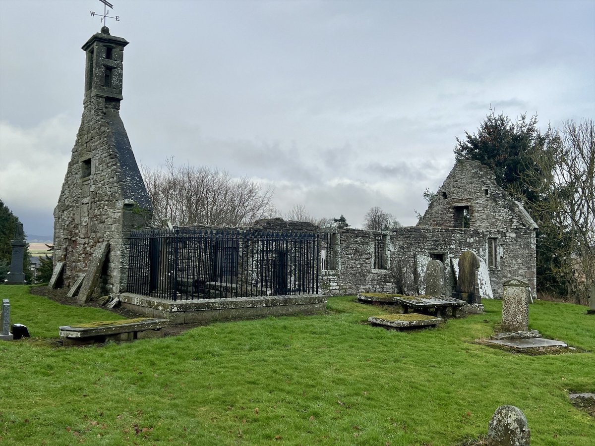 kilted_guide's tweet image. The ruined church of #eassie has this #pictish #crosslab  which is about 1600 years old. It has Pictish symbols on one side, with Christian symbology on the other, and is remarkably well preserved. #britainsbestguides @STGAguides #bluebadgetouristguide #professionaltouristguide